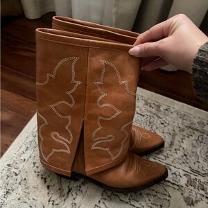 Stylish Tan Western Boots